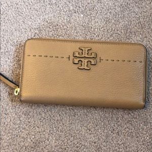Tory Burch McGraw collection wallet